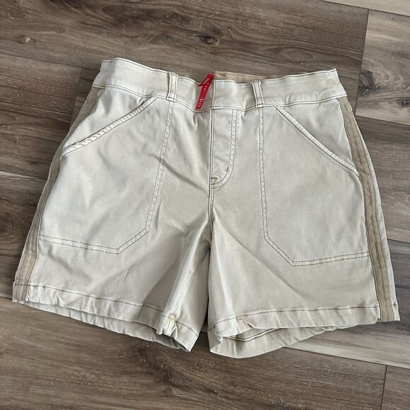 SPANX Pants - SPANX Stretch Twill Shorts Side Stripe Almond Tan Size Medium Shaping 6” Inseam